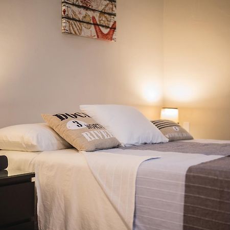 The Pier Beach Inn & Suites Виллемстад Экстерьер фото