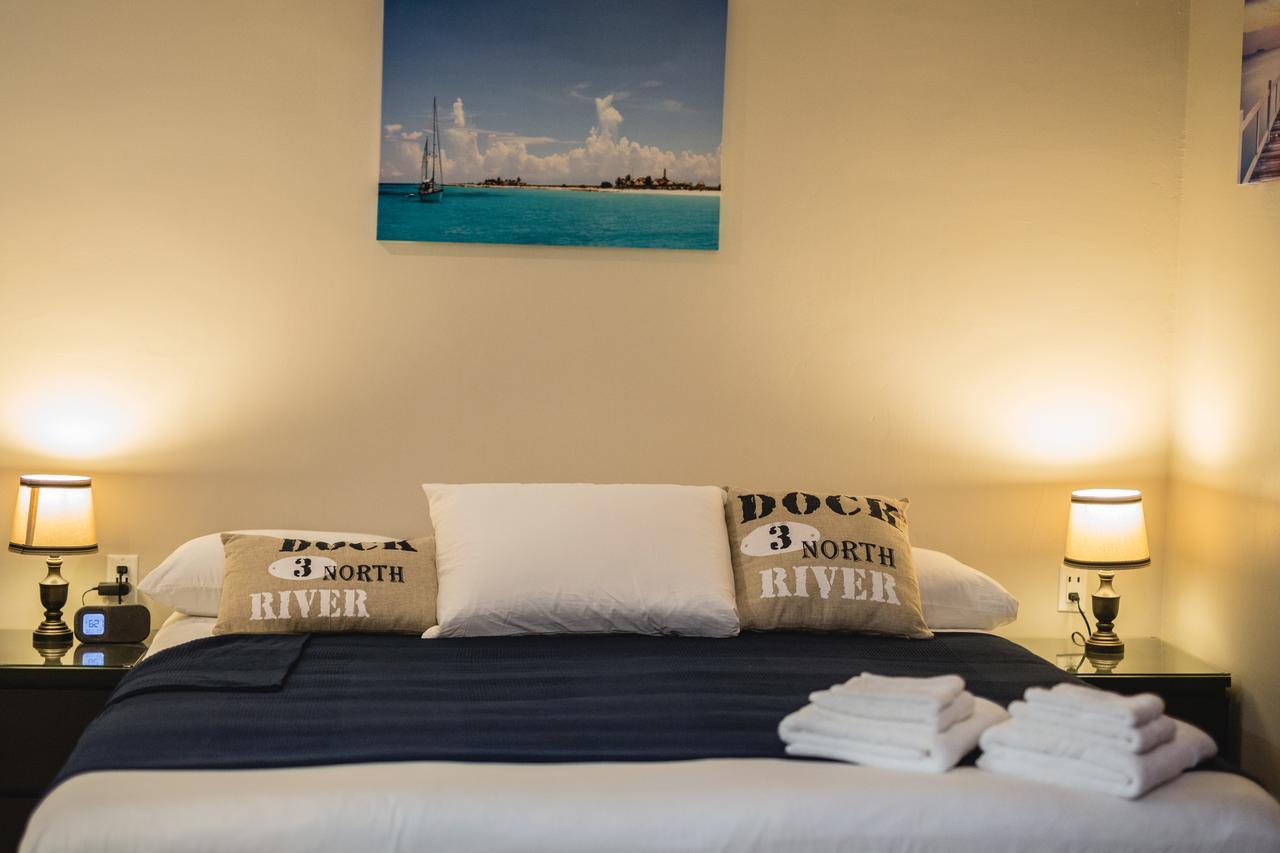 The Pier Beach Inn & Suites Виллемстад Экстерьер фото