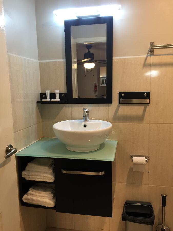 The Pier Beach Inn & Suites Виллемстад Экстерьер фото