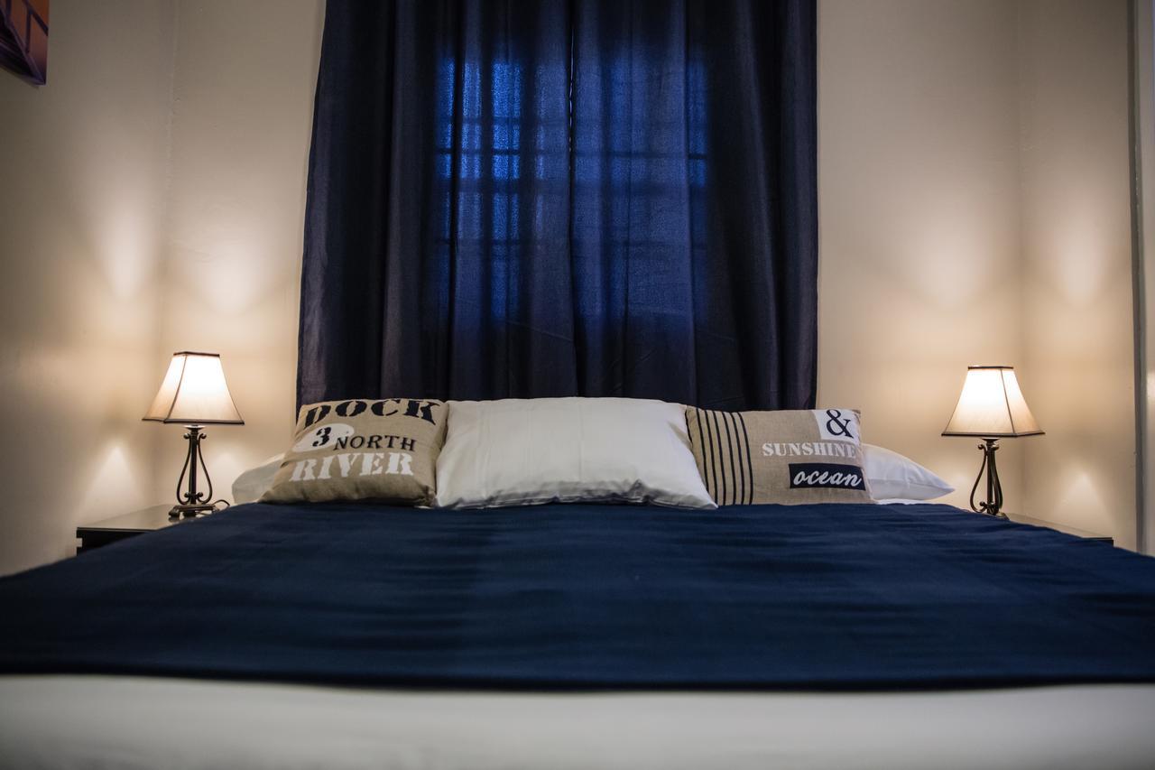 The Pier Beach Inn & Suites Виллемстад Экстерьер фото